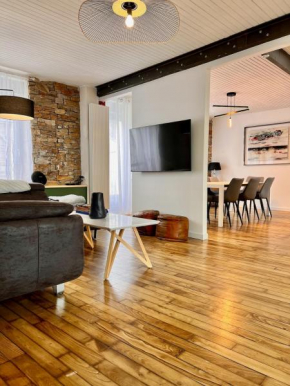 Grande maison avec jacuzzi couvert